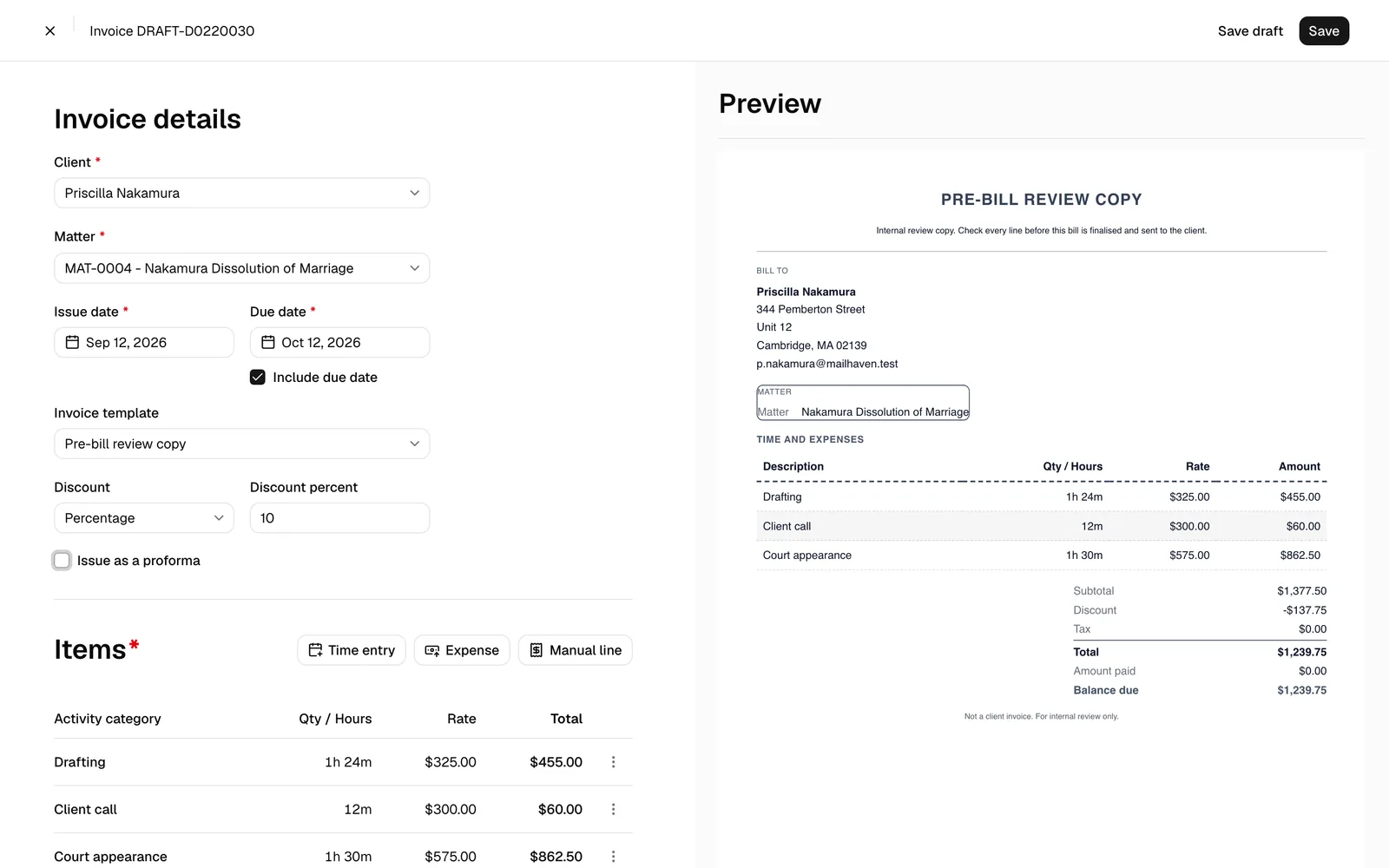 The invoice builder details panel with Discount set to Percentage and a value entered, and the totals panel on the right showing the Discount line.
