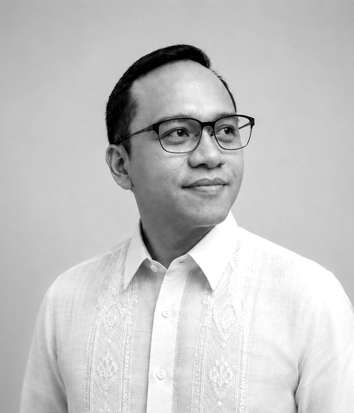 Kristoffer Bello, Cofundador y presidente